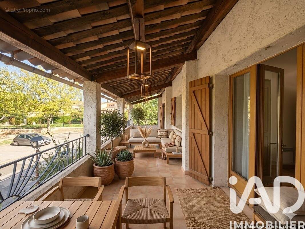 Photo 1 - Appartement à LES SALLES-SUR-VERDON