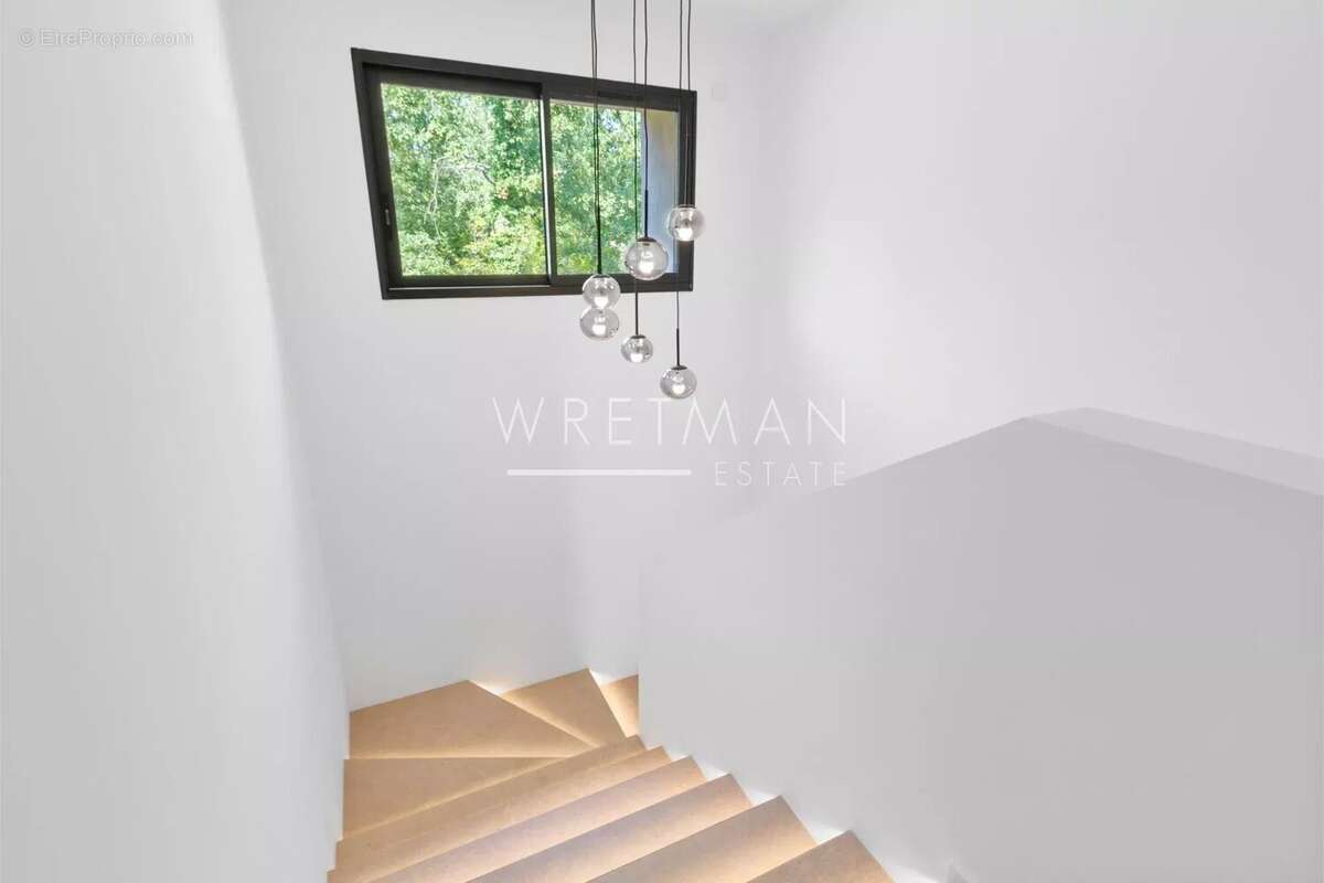 Maison à TOURRETTES