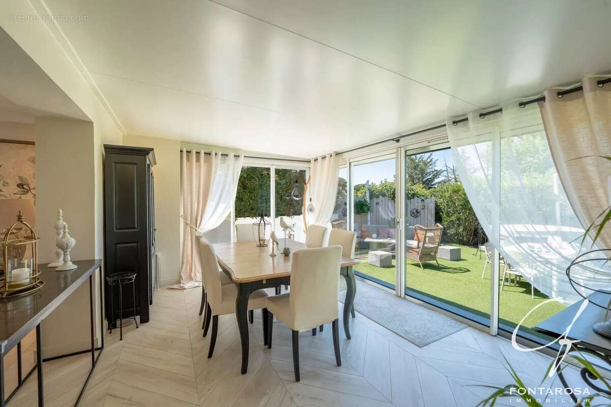 Maison à FREJUS