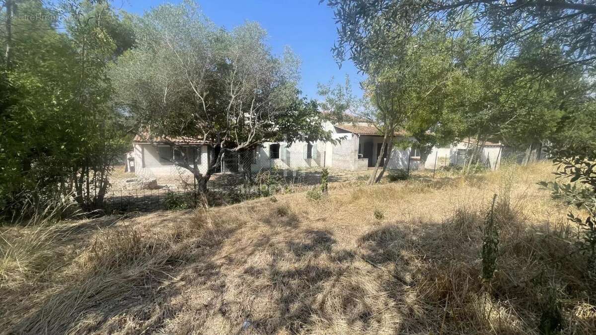 Ensemble immobilier Alpilles Sud sur terrain de 3627 M2 - photo 23