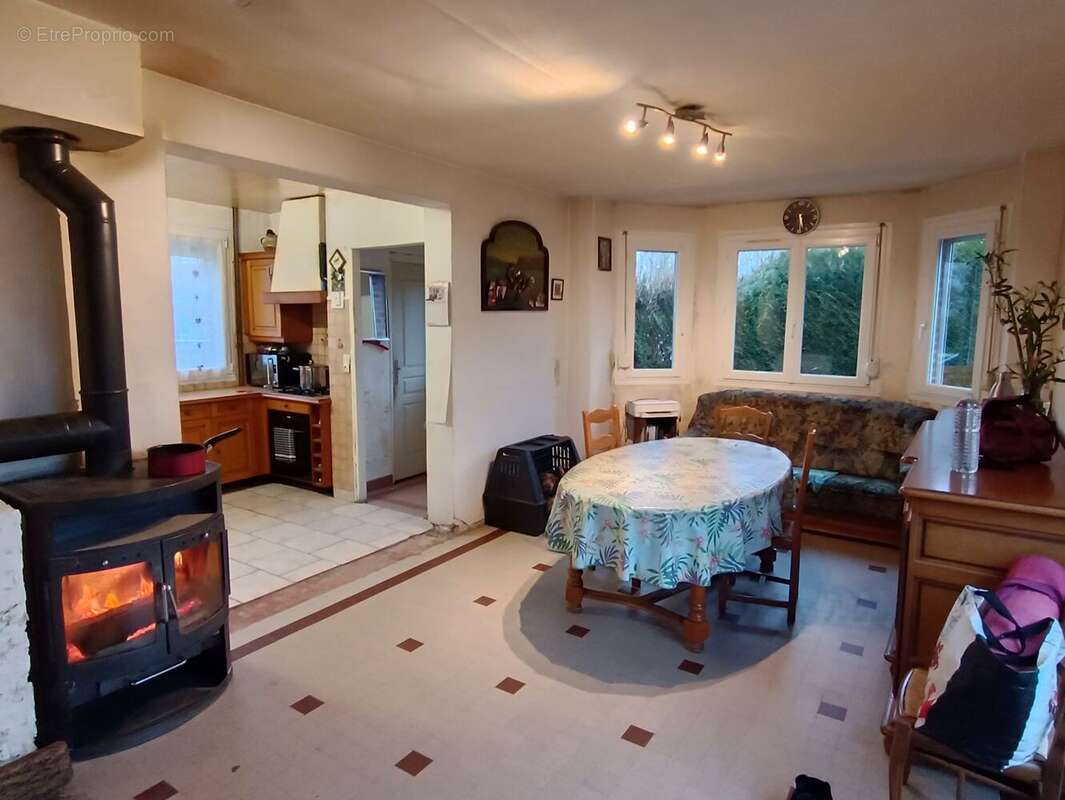 Maison à HANGEST-SUR-SOMME