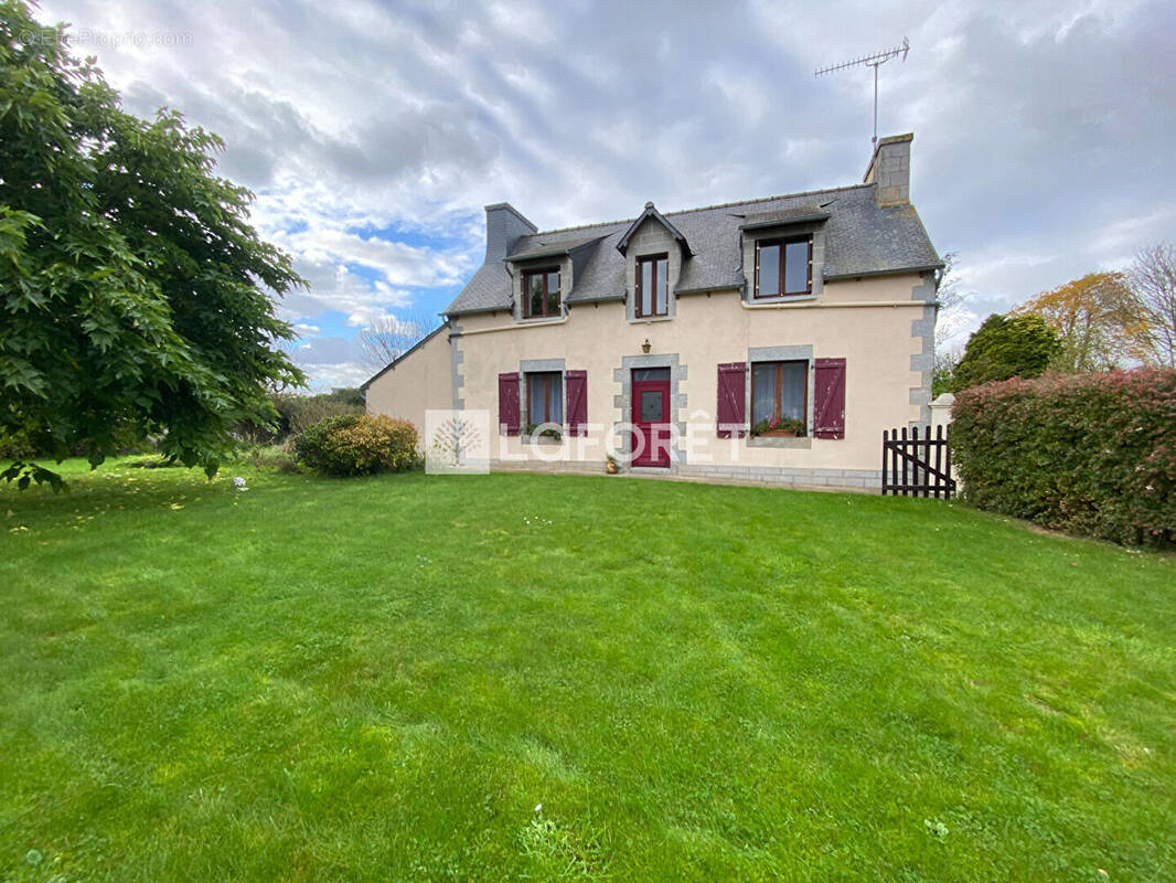 Maison à PLOEZAL
