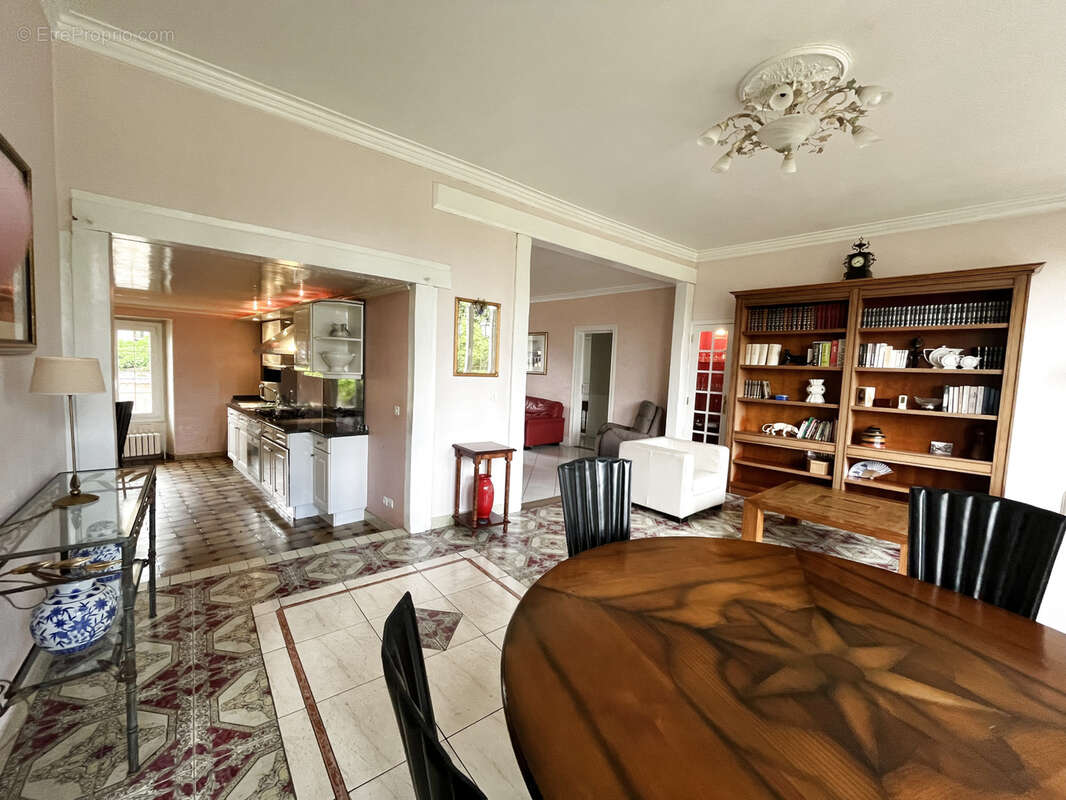 Maison à JOUY-LE-MOUTIER