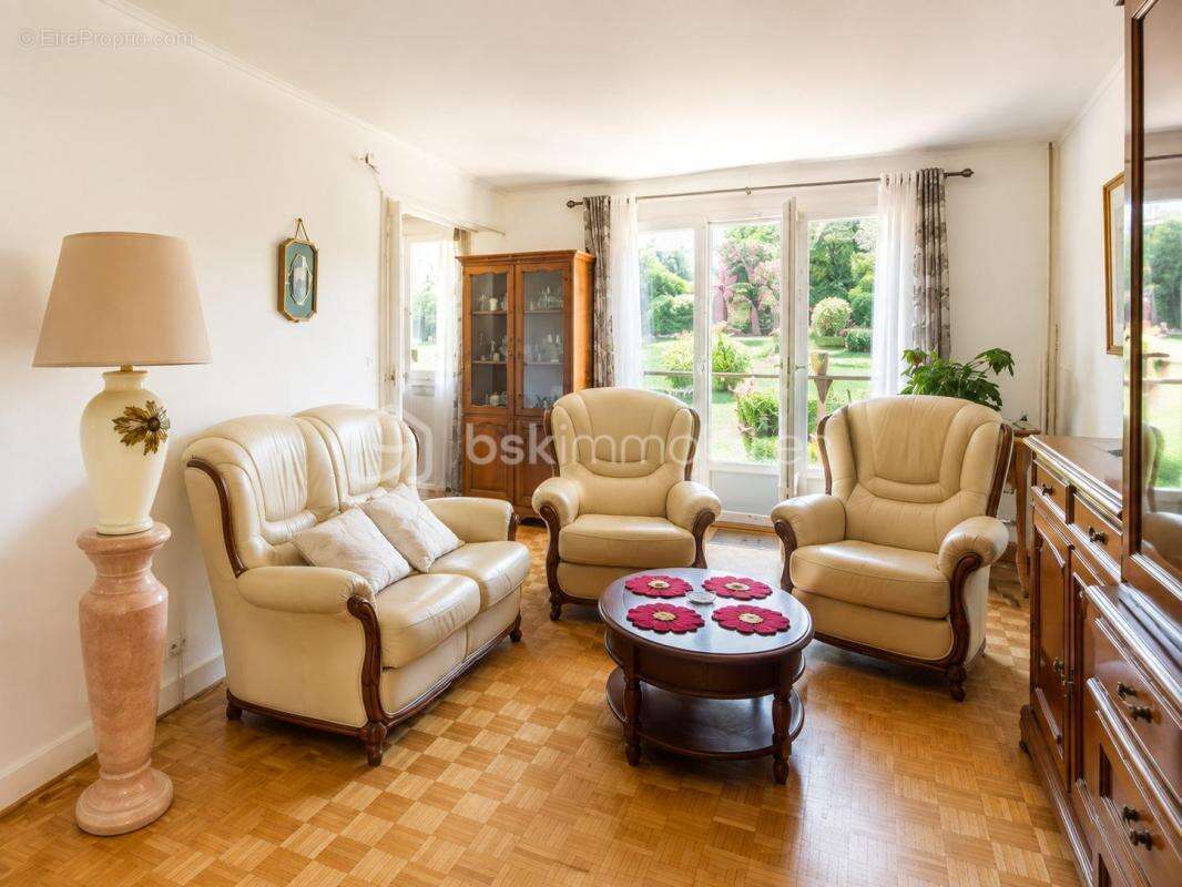 Maison de plain-pied - la commanderie des templiers ii sur 775 m2 de terrain - photo 6