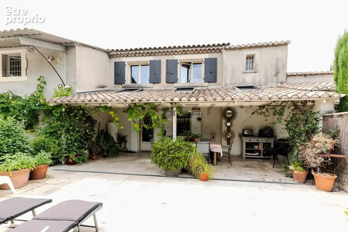 Maison 10 pièces 267 m² à vendre à Eyragues (13630) - photo 6