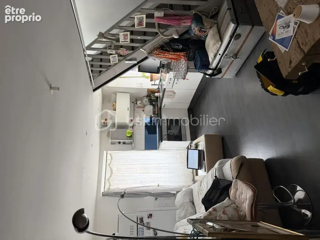 Immeuble de rapport - Local commercial avec 2 cellules - 2 appartements T2 - photo 6