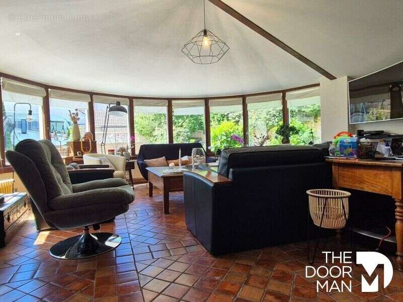 Maison à CERNAY-LA-VILLE