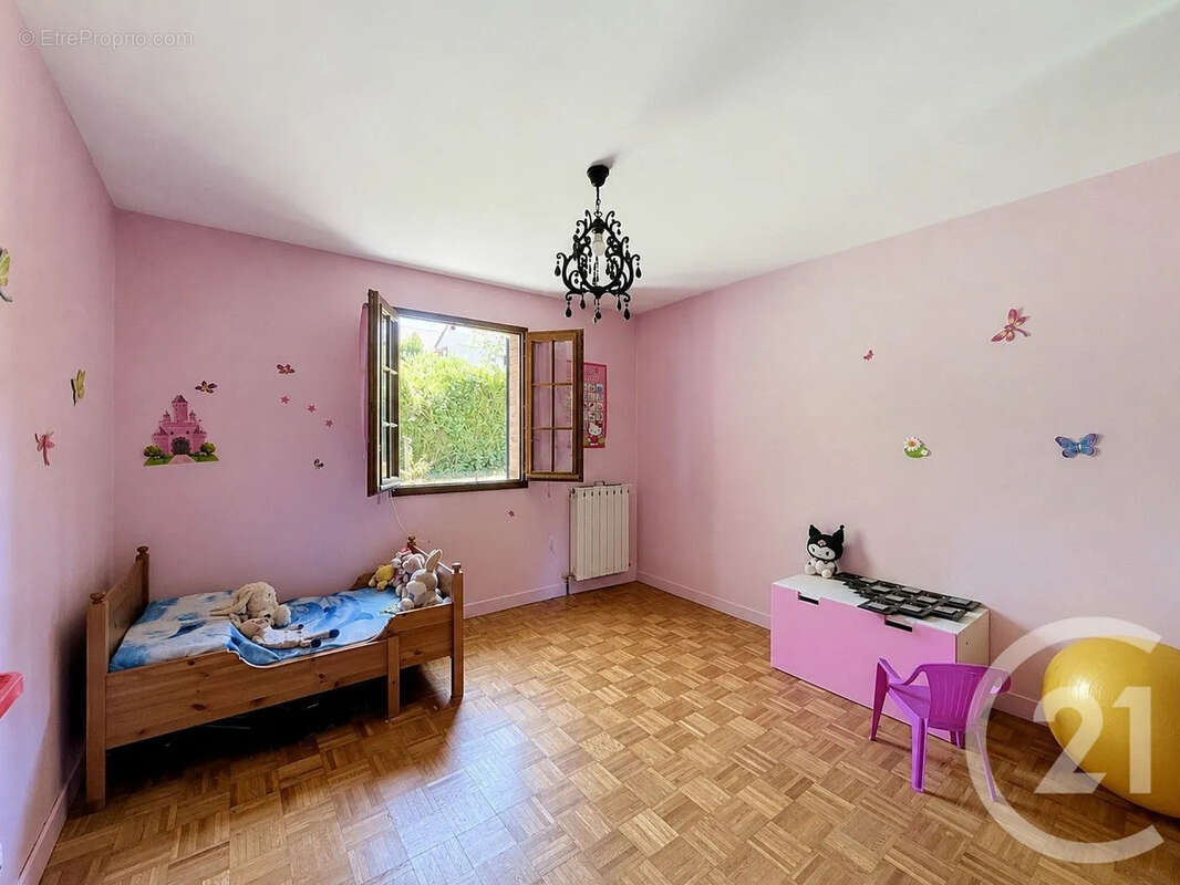 Maison 155 m² à Pont-Sur-Yonne  - photo 7