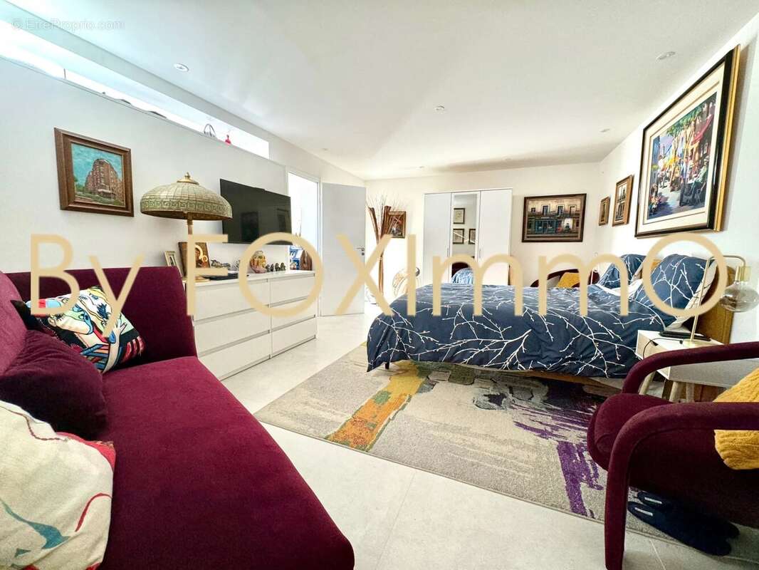 Maison à SAINT-LAURENT-DU-VAR