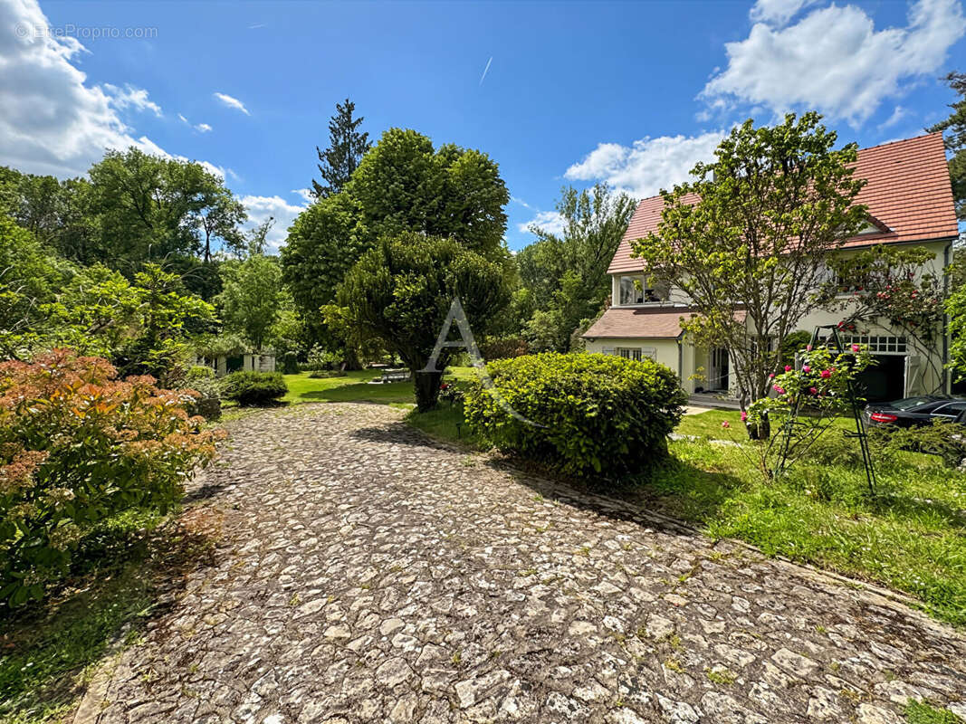 Maison à ETAMPES