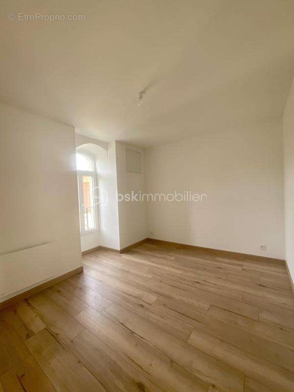 Appartement à VERNOU-LA-CELLE-SUR-SEINE