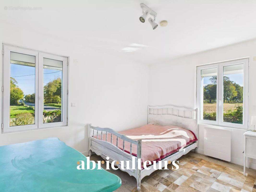 Maison à SAINT-MARTIN-DE-BONFOSSE