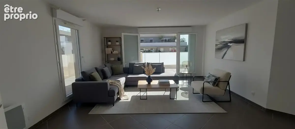 30.GARD.NIMES. Appartement de standing de 69 m² avec terrasse de 46 m² et double garage dans résidence hautement sécurisée - photo 2