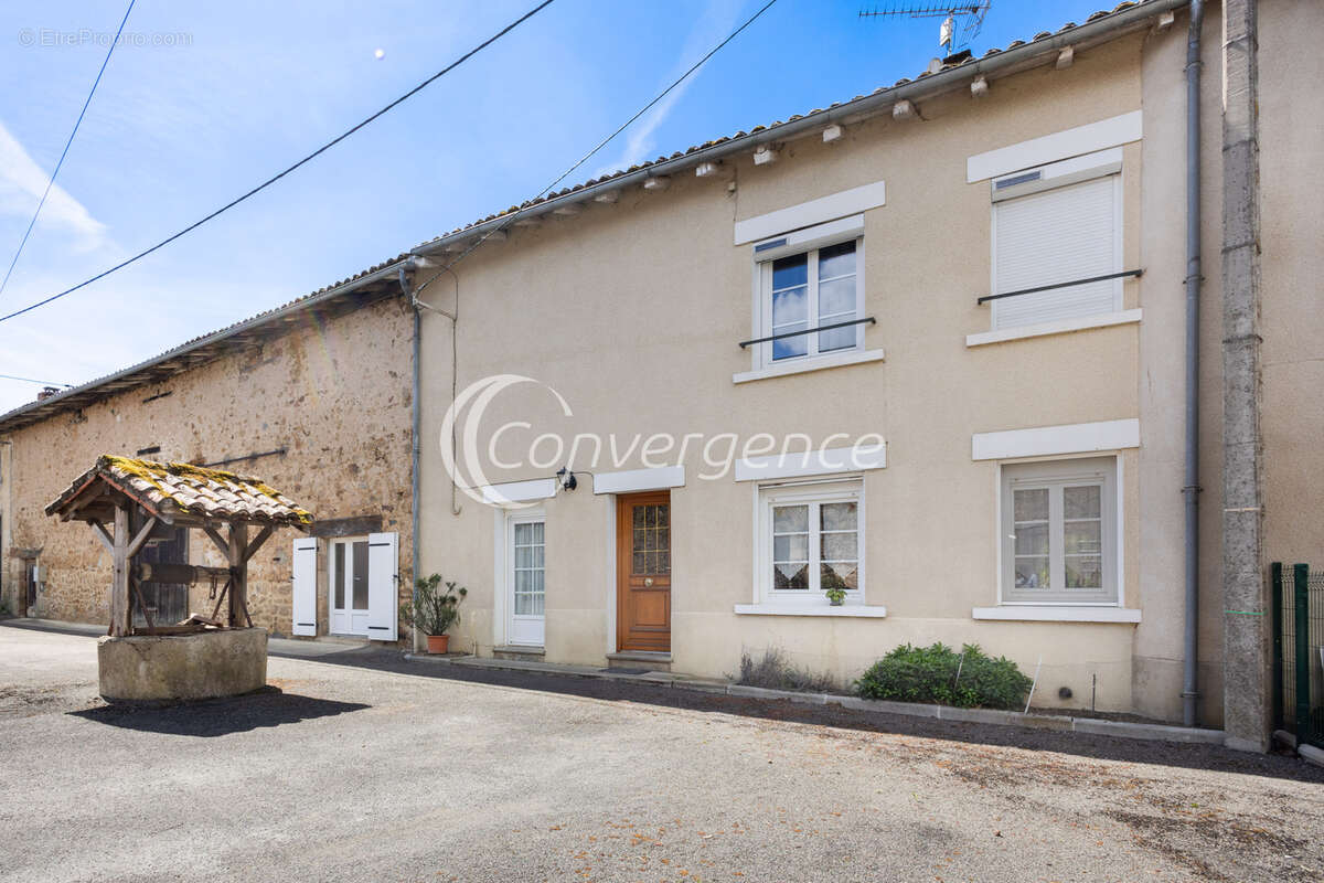 Maison à SAINT-VICTURNIEN