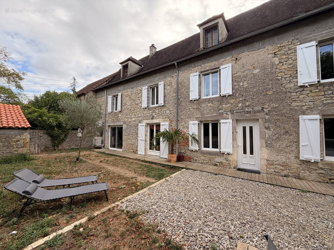 Maison à TAURIAC