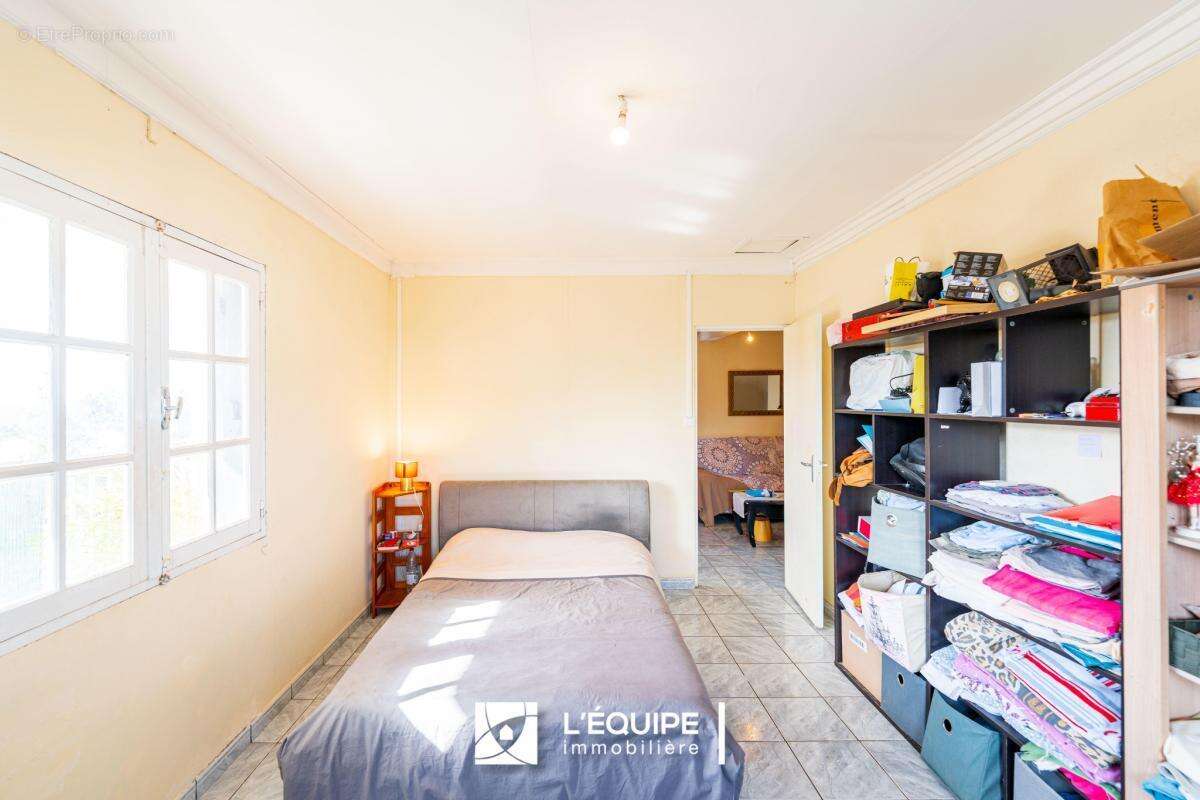 Maison 124 m² à Saint-Benoit  - photo 5
