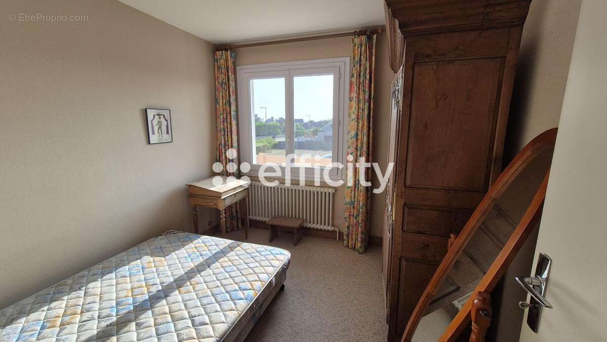 Maison 230 m² à Saint-Come-De-Fresne  - photo 37