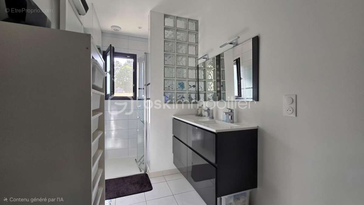 Maison spacieuse de 2019, lumineuse, quatre chambres, bureau, garage, grand terrain agricole - photo 14