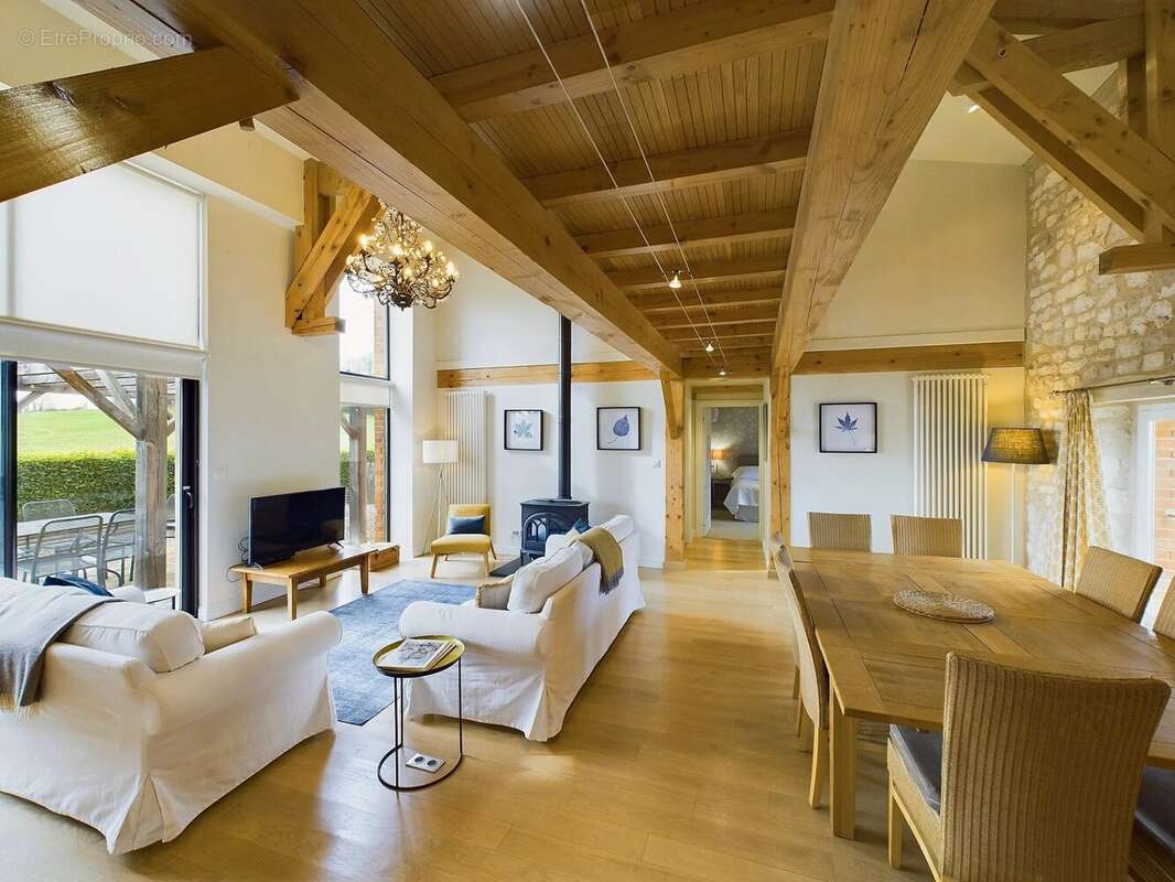 Maison à CAHUZAC-SUR-VERE