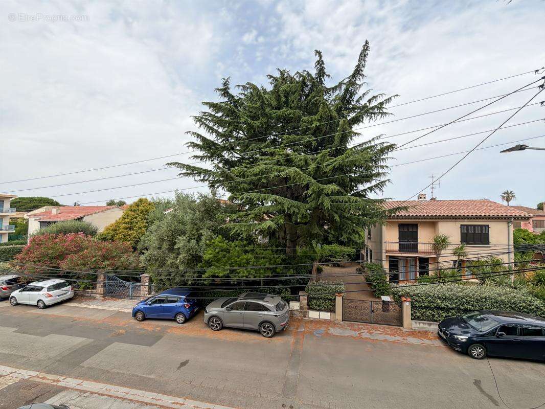 FREJUS F3 63 m² parking cave - photo 8