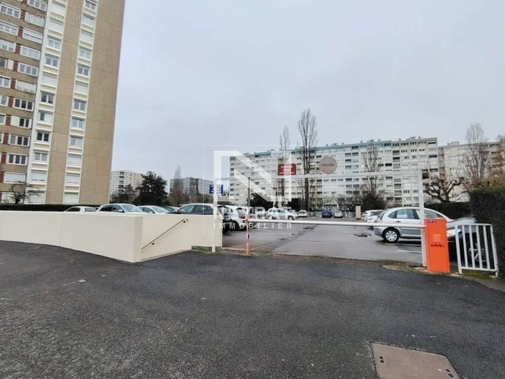 Parking à CHALON-SUR-SAONE