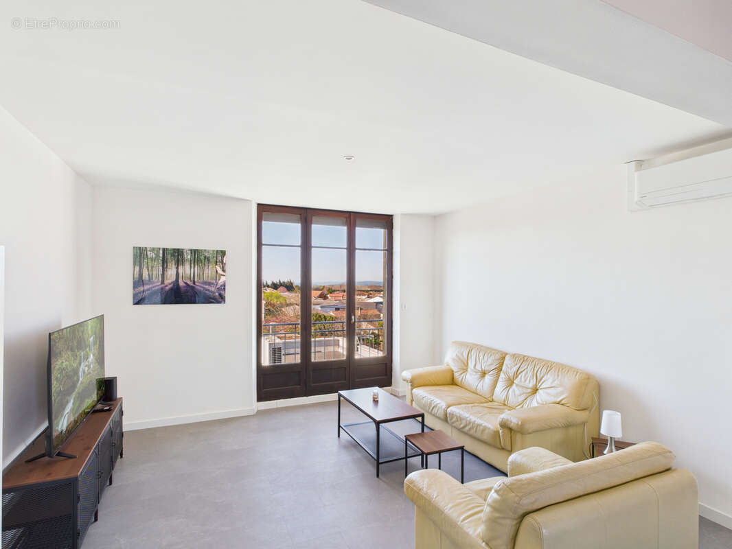 Appartement à VALREAS