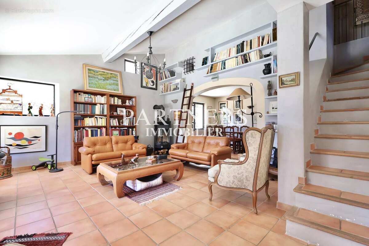 Maison à LE THOLONET