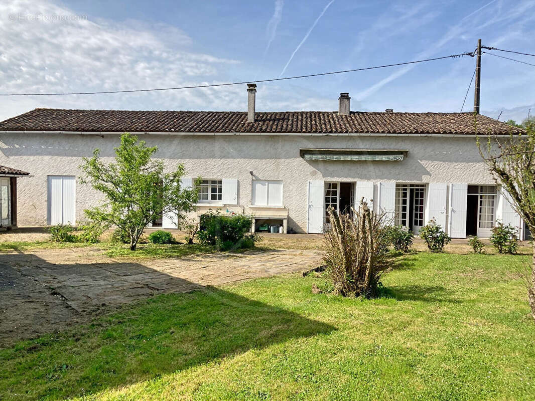 Maison à MONTCARET