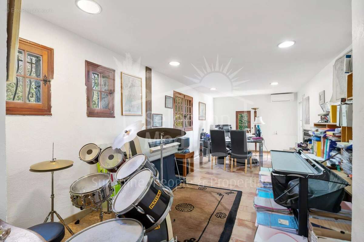 Maison à TOURRETTES-SUR-LOUP