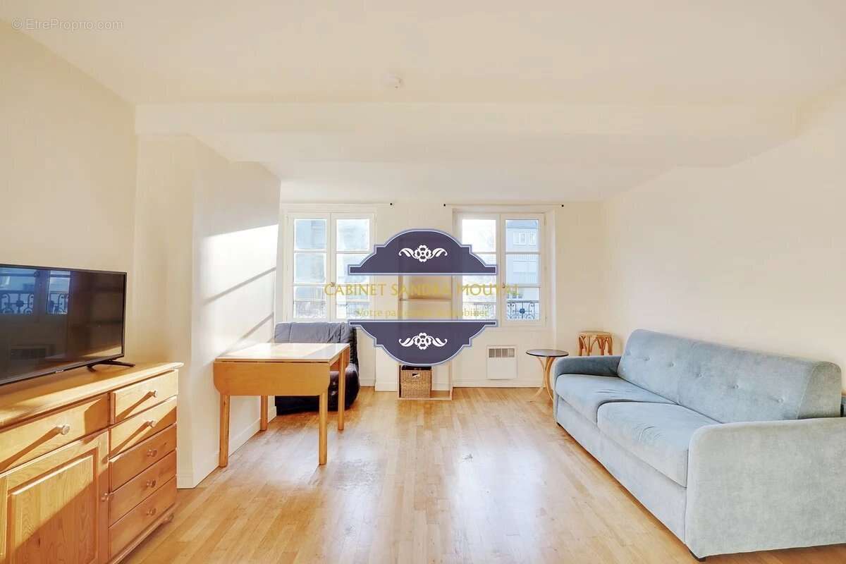 Appartement à PARIS-3E