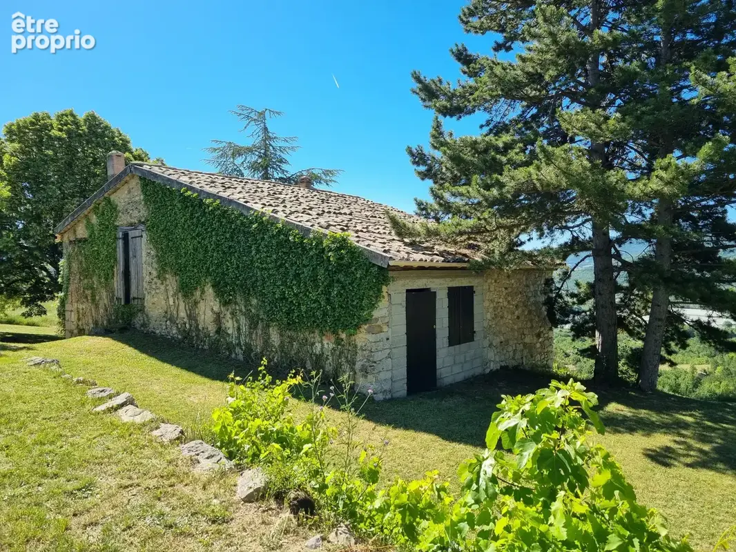 Maison ancienne à rénover sur 30 hectares environ - photo 7