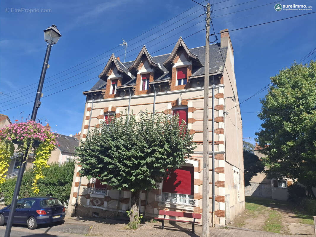 immeuble principal - Appartement à NERIS-LES-BAINS