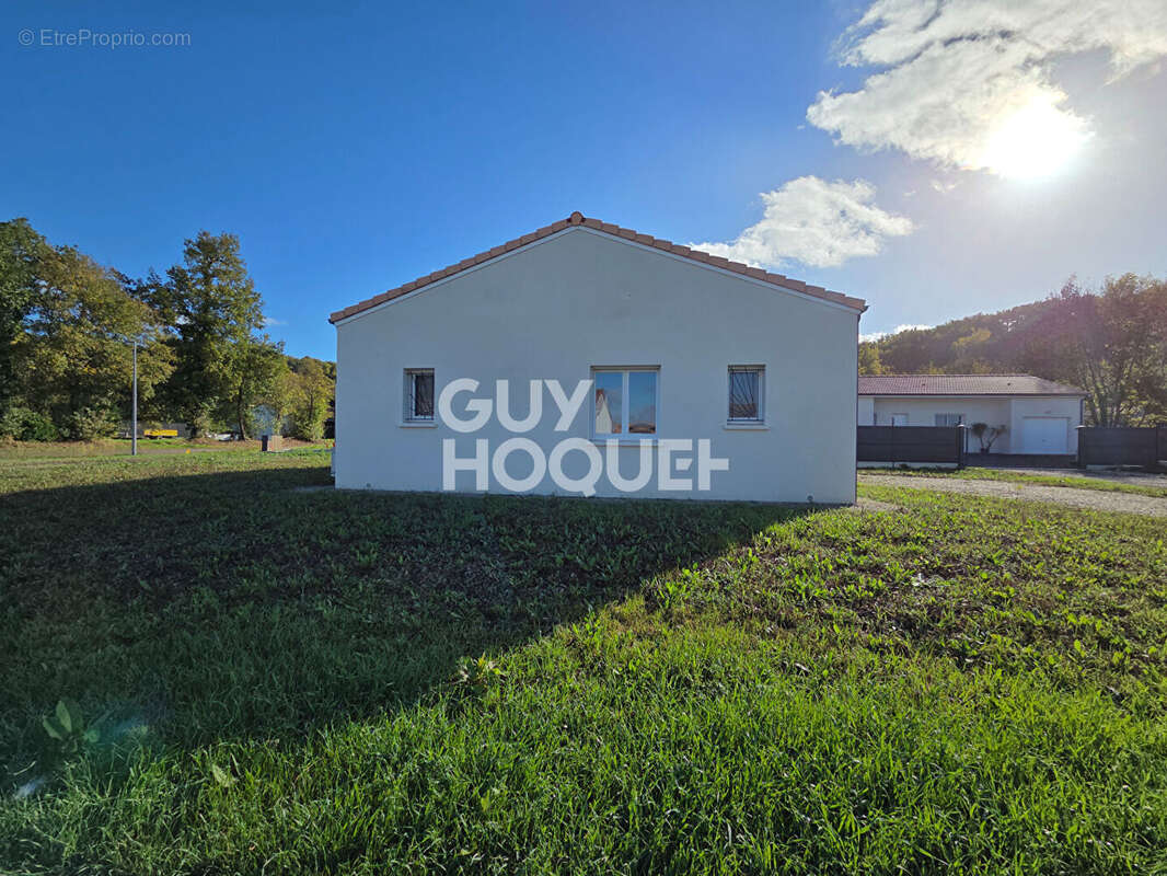 Maison à SAINTE-COLOMBE-EN-BRUILHOIS