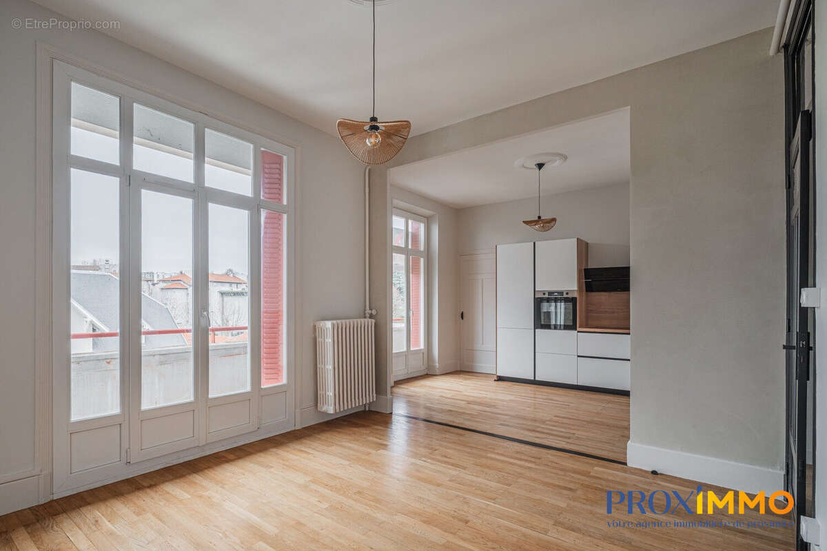 Appartement 78 m² à Voiron  - photo 2