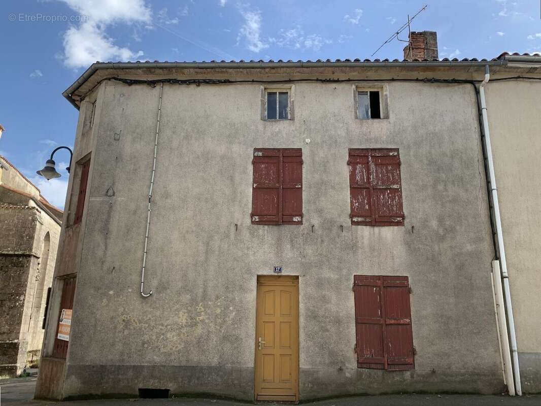 Maison à LA FORET-SUR-SEVRE