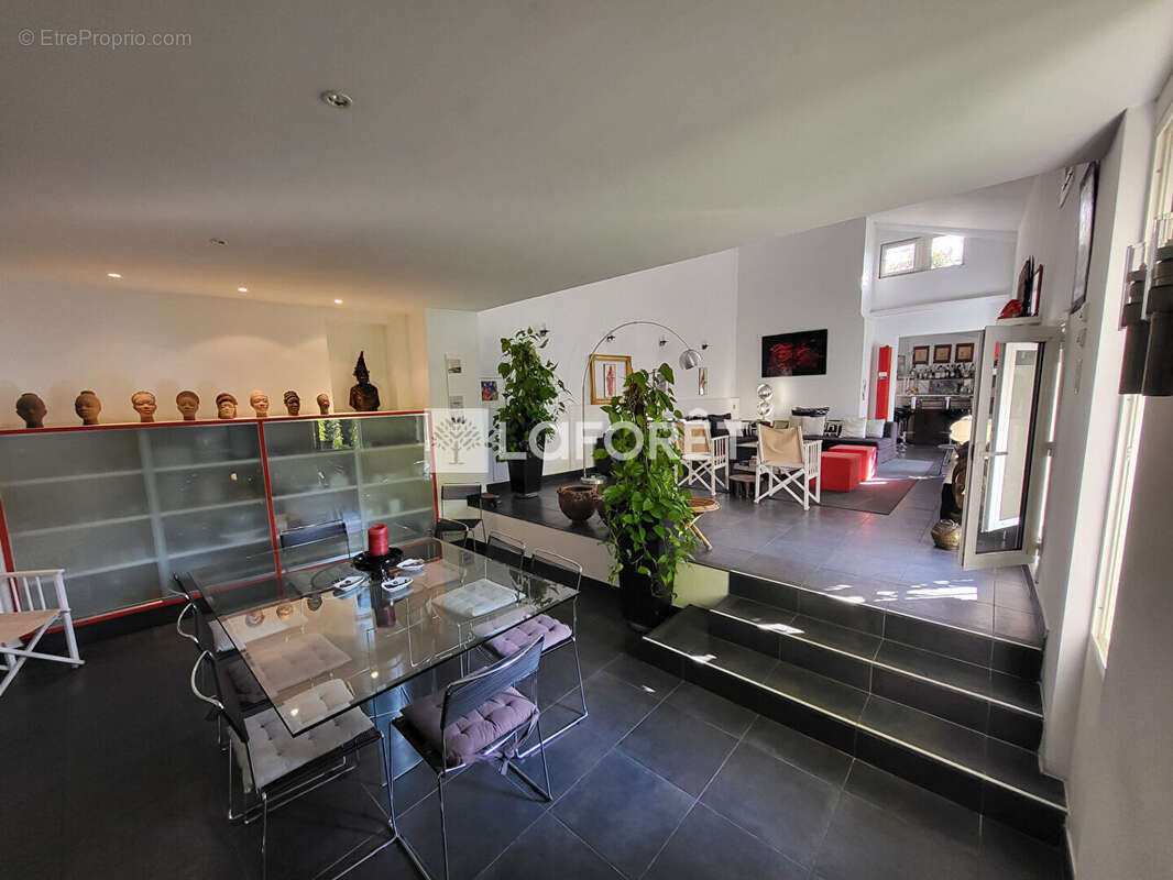 Maison à L'ISLE-SUR-LA-SORGUE