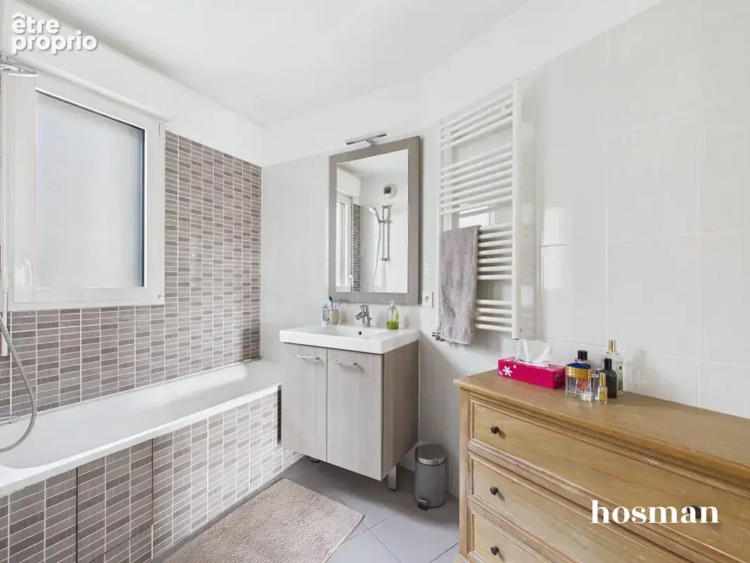 Saint-ouen-sur-seine — 90 m² — 3 chambres — balcon — parking — cave — métro lignes 13 & 14 à 500 m - photo 9