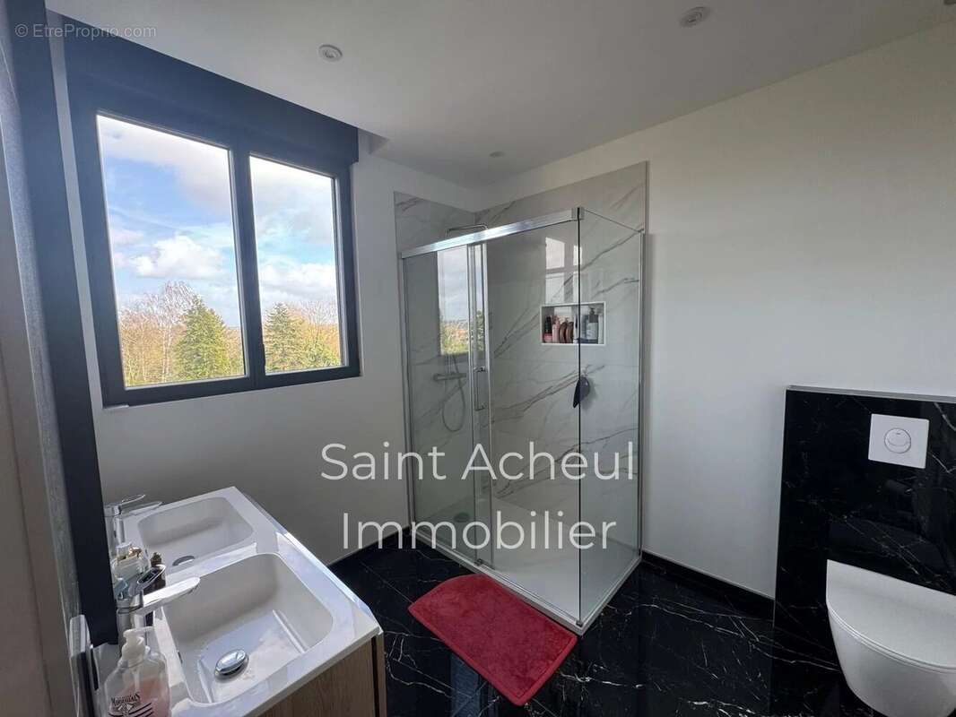 Quartier Saint Acheul / Maison avec Jardin en Retrait de Rue - photo 6