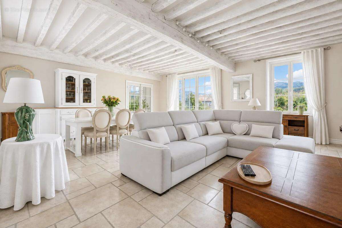 Maison de caractère de 7 pièces de 186 m² à Chécy - photo 11