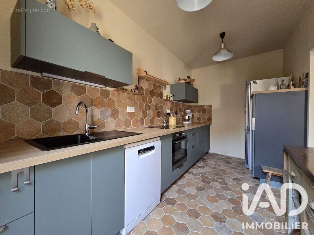 Maison 198 m² à Saint-Jean-De-Barrou  - photo 4
