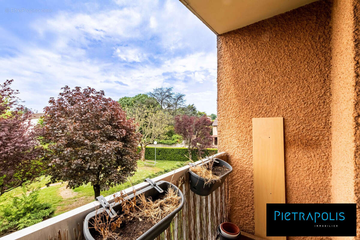 Appartement à DECINES-CHARPIEU