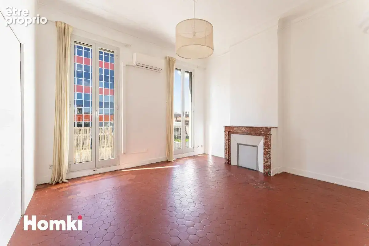 Appartement T3 de 60 m² à Marseille 13006, Rue Paradis - photo 2