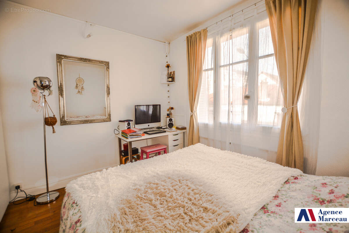 Appartement à COURBEVOIE