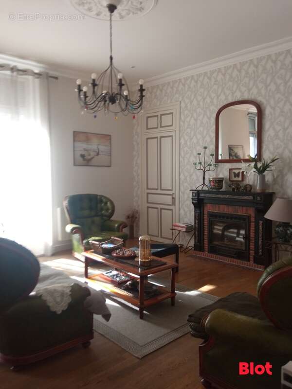 Appartement à FOUGERES