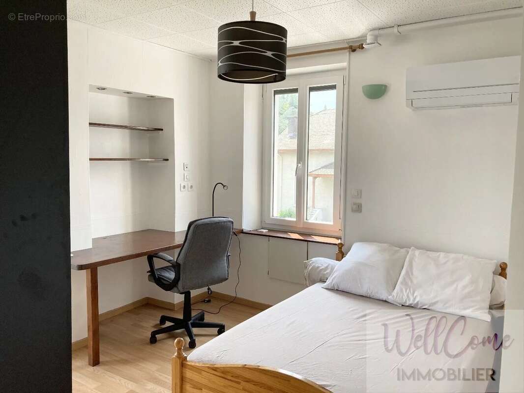 Aix Les Bains logement 5 pièces triplex avec 2 places de parking privatives et un jardinet privatif - photo 12