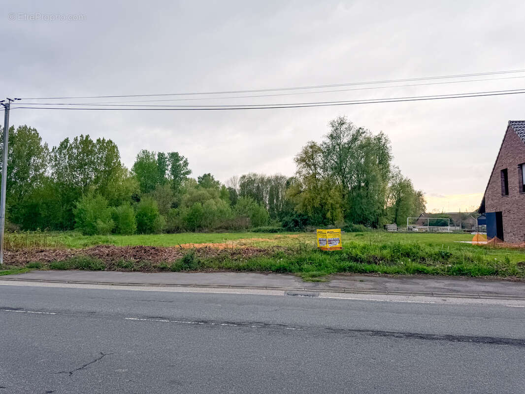 Terrain à MORTAGNE-DU-NORD