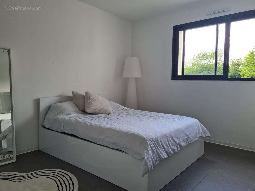 Maison à SAINT-BARTHELEMY-D&#039;ANJOU