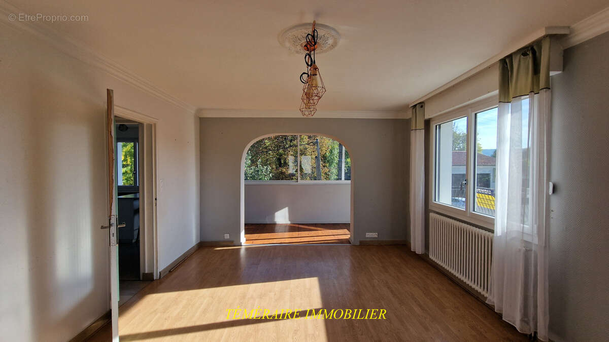 Maison à CHAMPAGNOLE