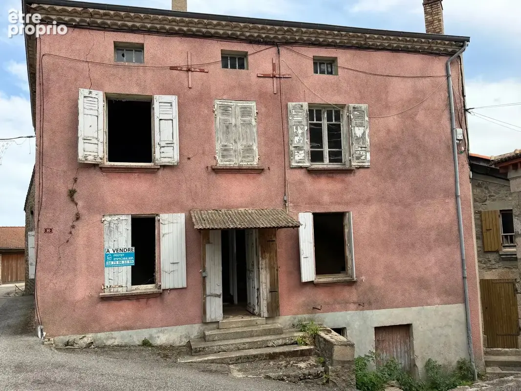 Photo Maison à Nozieres au prix de 30 000€