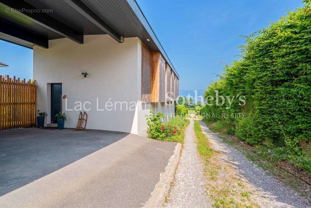 Elégante Villa Contemporaine vue lac - photo 12